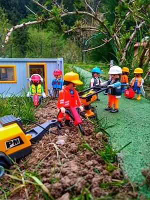 Playmobil Die Gartenbahn – der Bau – Foto 4 von 130