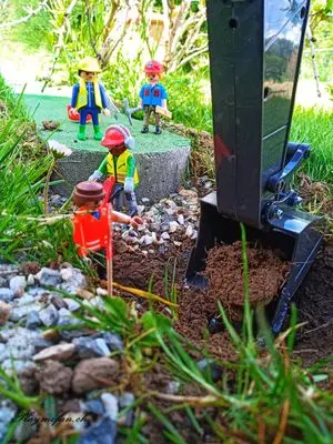Playmobil Die Gartenbahn – der Bau – Foto 10 von 130