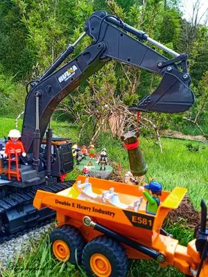 Playmobil Die Gartenbahn – der Bau – Foto 26 von 130