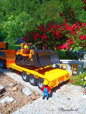 Playmobil Die Gartenbahn – der Bau – Foto 36 von 130