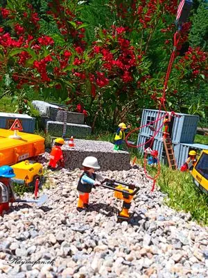 Playmobil Die Gartenbahn – der Bau – Foto 58 von 130
