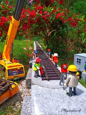 Playmobil Die Gartenbahn – der Bau – Foto 79 von 130