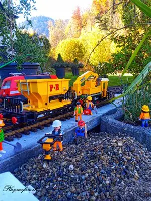 Playmobil Die Gartenbahn – der Bau – Foto 111 von 130