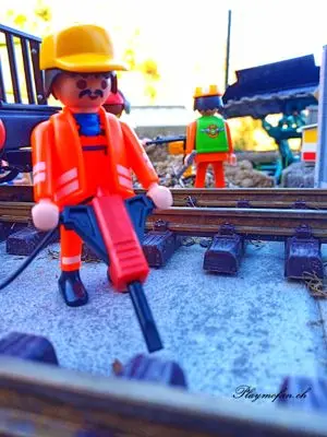 Playmobil Die Gartenbahn – der Bau – Foto 126 von 130