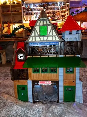 Playmobil Bahnhof im Eigenbau – Foto 7 von 14