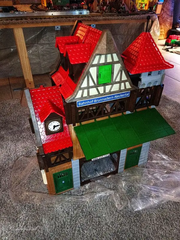 Playmobil Bahnhof im Eigenbau – Titelbild des Albums (Eisenbahn & Gartenbahn)