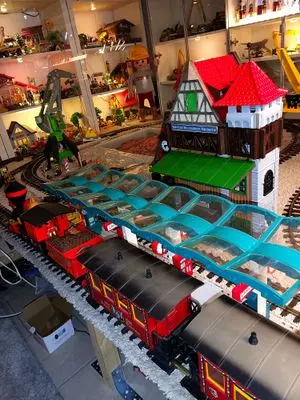 Playmobil Bahnhof im Eigenbau – Foto 13 von 14