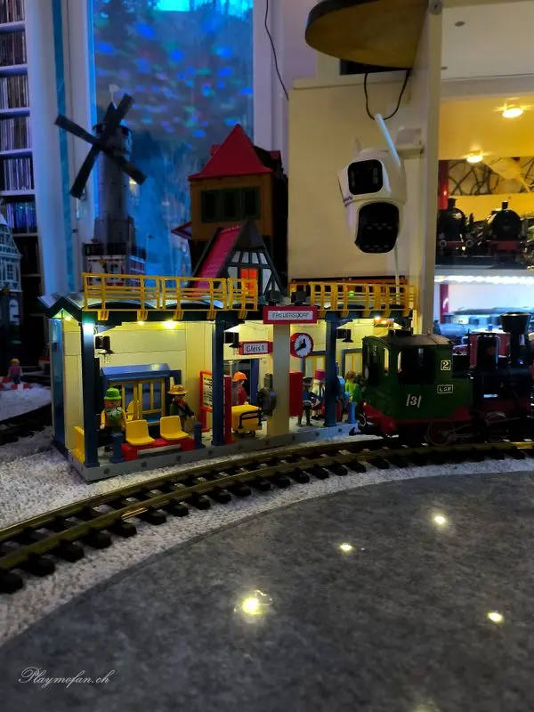 Nebenbahnhof im Eigenbau – Im Album ansehen