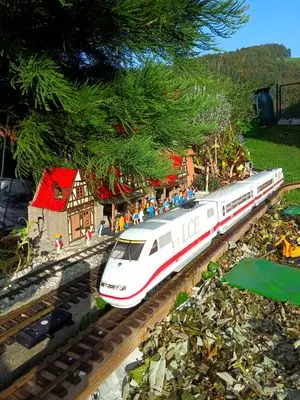 Playmobil Strassenbau an der Gartenbahn – Foto 7 von 9