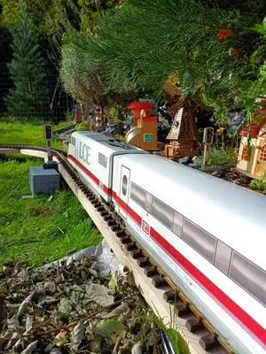 Playmobil Strassenbau an der Gartenbahn – Foto 9 von 9