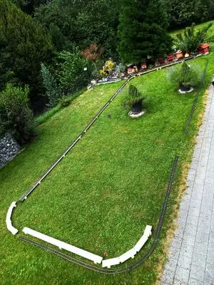 Playmobil Gartenbahn-Aufbau – Foto 3 von 9