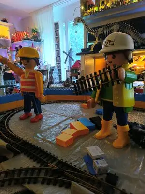 Playmobil Eisenbahn bauen (drinnen) – Foto 1 von 6